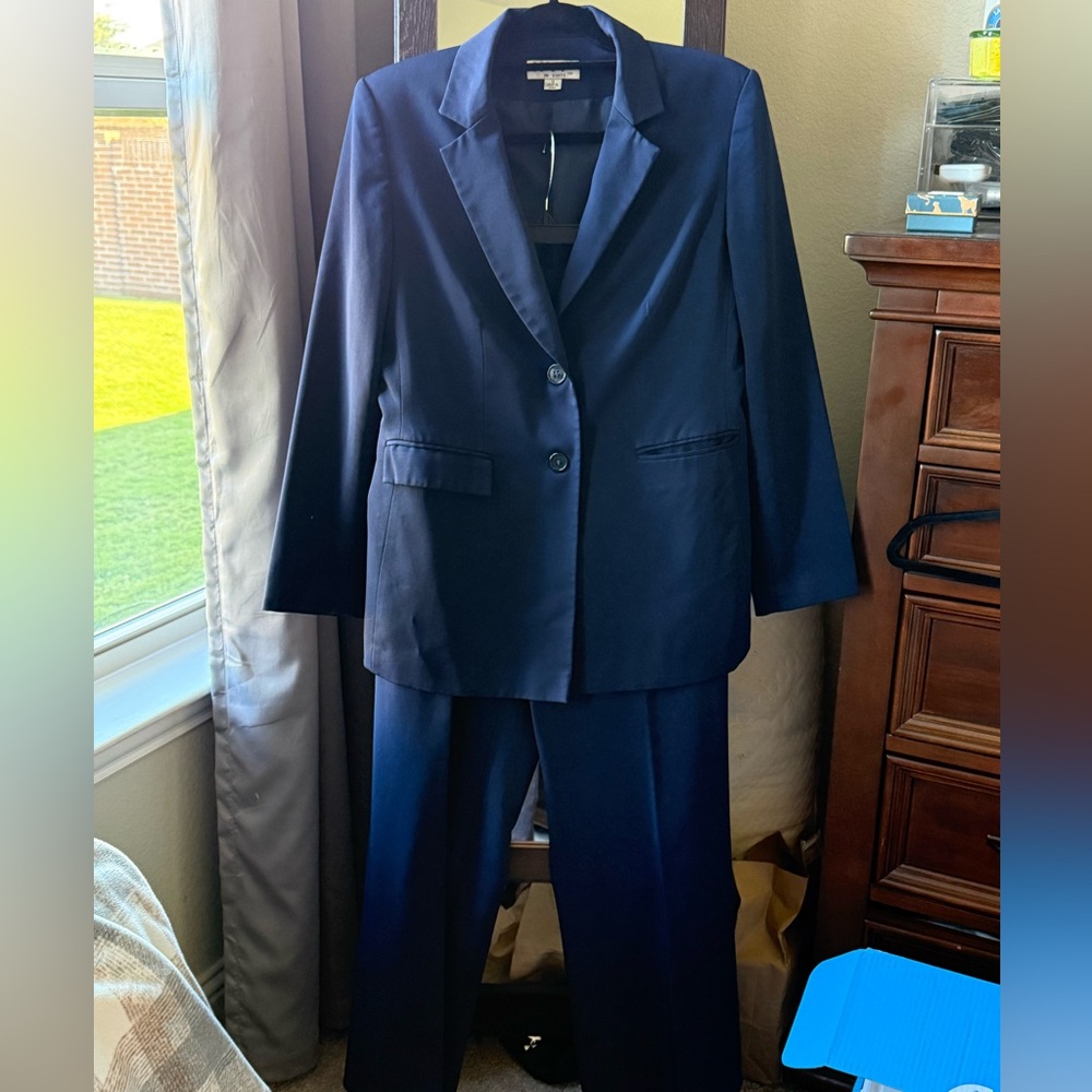 Elegant Navy Women's Pantsuit